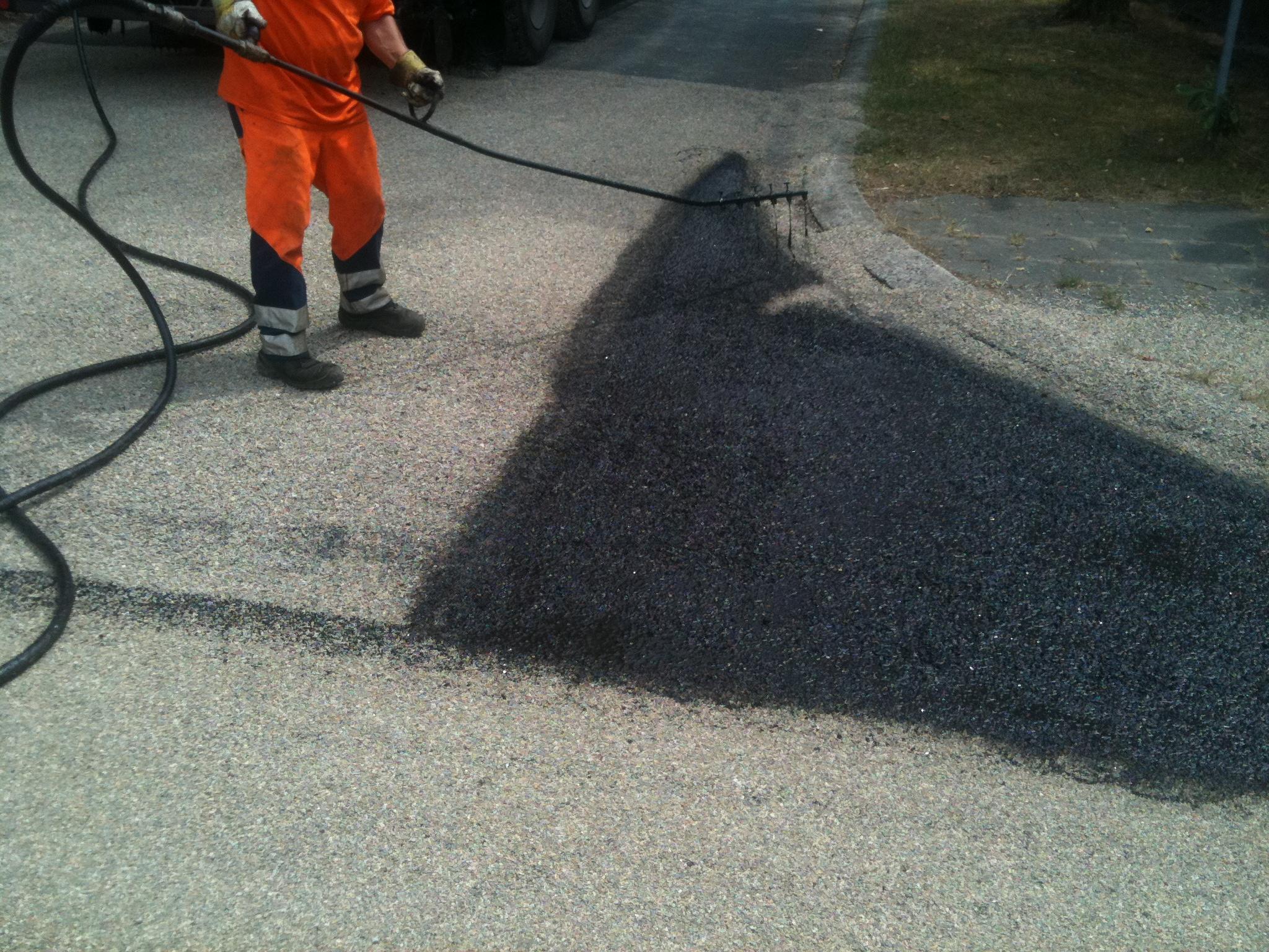 Bimenemulsie en vloeibitumen
